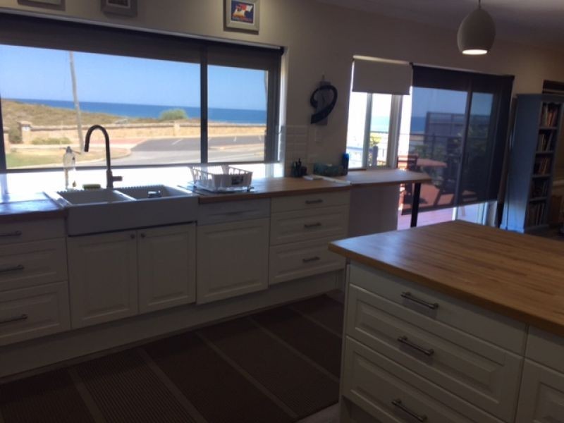 114 Janis Street, Halls Head WA 6210