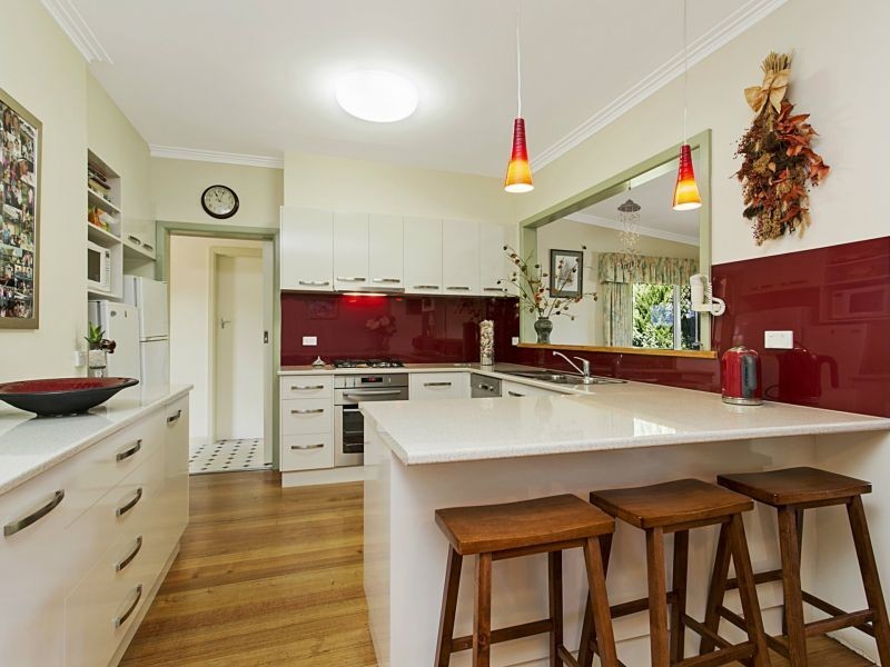 2 Palm Avenue, Spring Gully VIC 3550