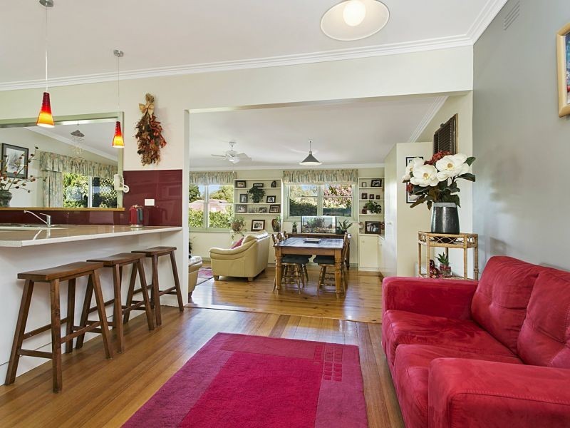 2 Palm Avenue, Spring Gully VIC 3550
