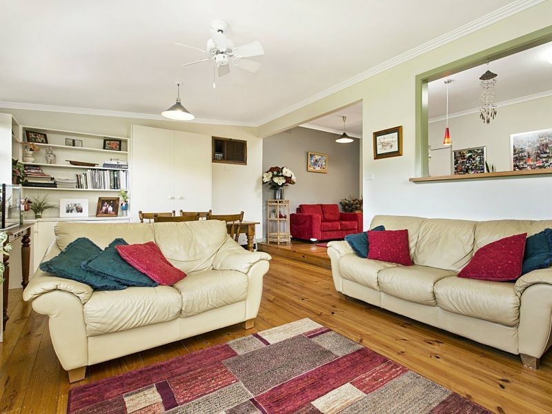 2 Palm Avenue, Spring Gully VIC 3550