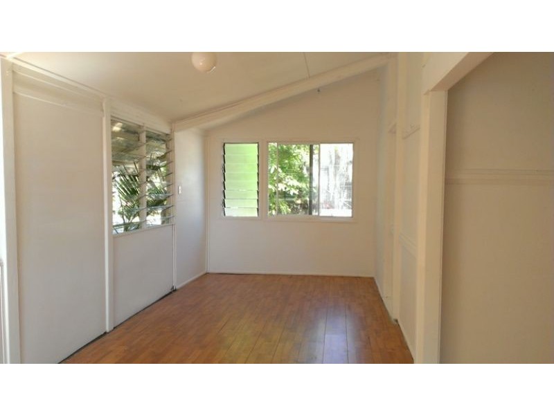 13 Grant St, Redcliffe QLD 4020