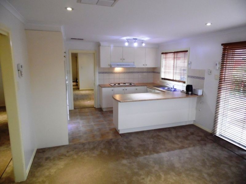 20 Thomson Way, Taylors Hill VIC 3037