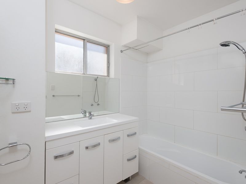 2/28 Riverview Terrace, Hamilton QLD 4007