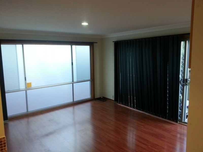 4 A Derby Street, Berkeley NSW 2506