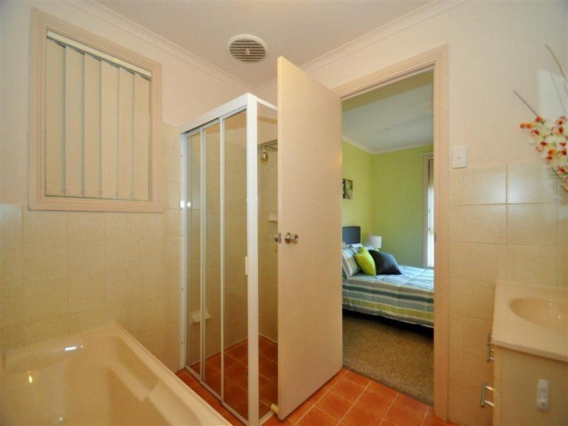 4 Lyle Street, Morphett Vale SA 5162