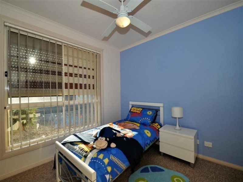 4 Lyle Street, Morphett Vale SA 5162