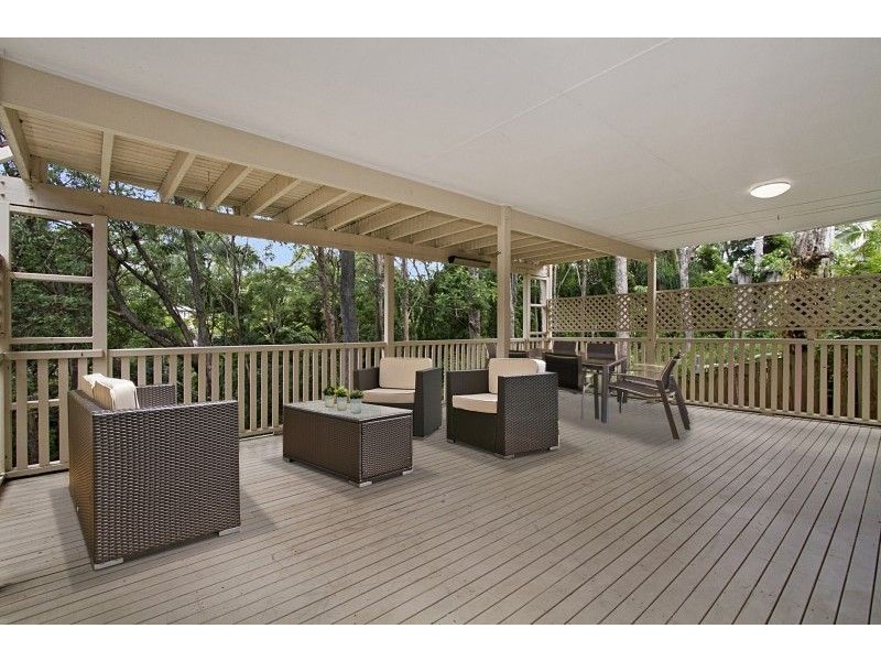 195 Carmody Road, St Lucia QLD 4067