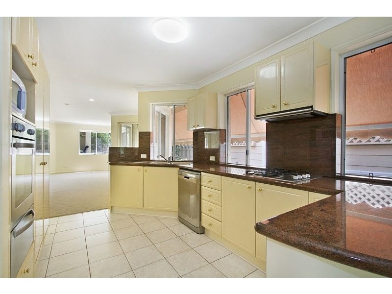 195 Carmody Road, St Lucia QLD 4067