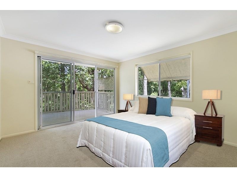 195 Carmody Road, St Lucia QLD 4067