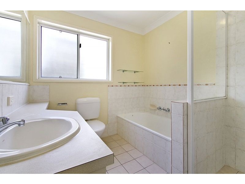 195 Carmody Road, St Lucia QLD 4067