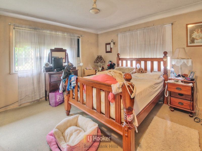 36 Cresthaven Drive, Mansfield QLD 4122