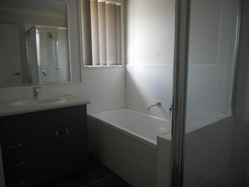 2 Bruce Baker Crescent, Crestmead QLD 4132