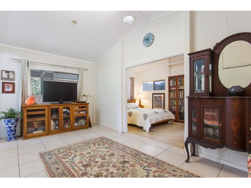 207 Ironbark Drive, Woodford QLD 4514