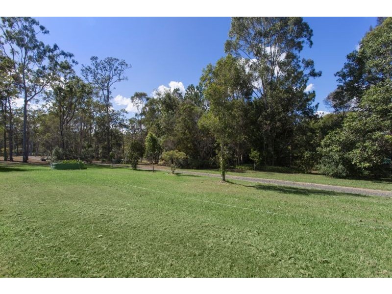 207 Ironbark Drive, Woodford QLD 4514