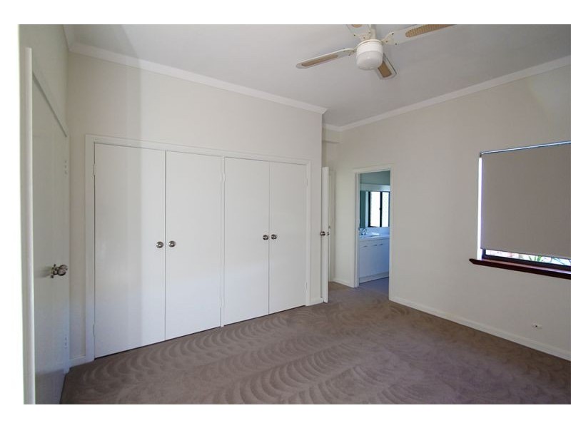 4/34-36 Oaklands Ave, Halls Head WA 6210