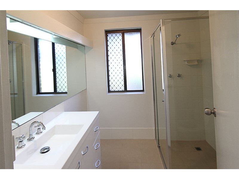 4/34-36 Oaklands Ave, Halls Head WA 6210