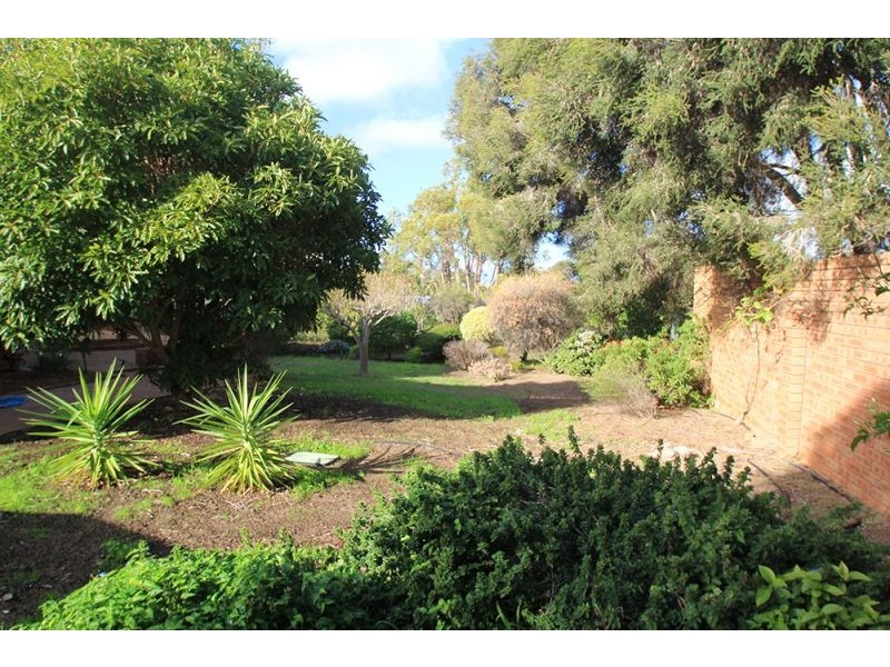 4/34-36 Oaklands Ave, Halls Head WA 6210