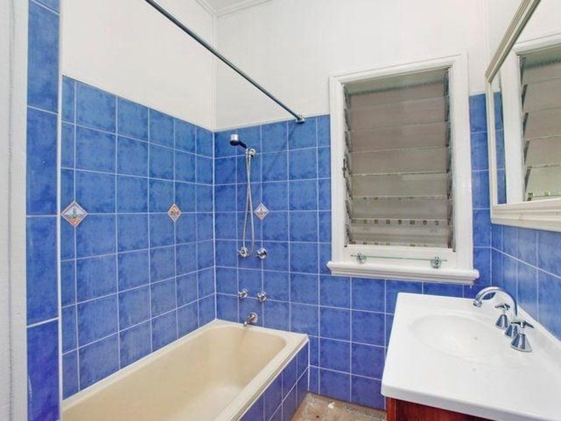 96 Taringa Parade, Indooroopilly QLD 4068