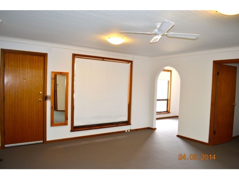 12 Ralphs Avenue, Port Noarlunga SA 5167