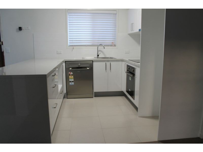 63 Gordon Street, Labrador QLD 4215