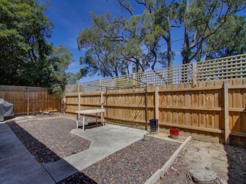 2/11 Henry Street, Boronia VIC 3155