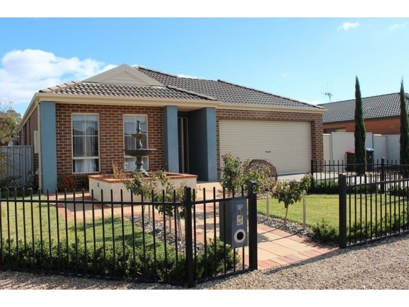 2 Bushwalk Grove, Epsom VIC 3551