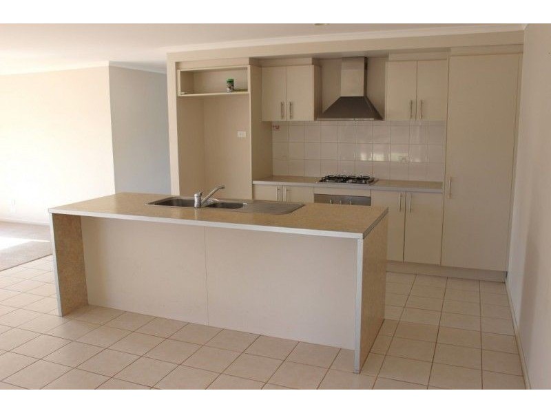 2 Bushwalk Grove, Epsom VIC 3551