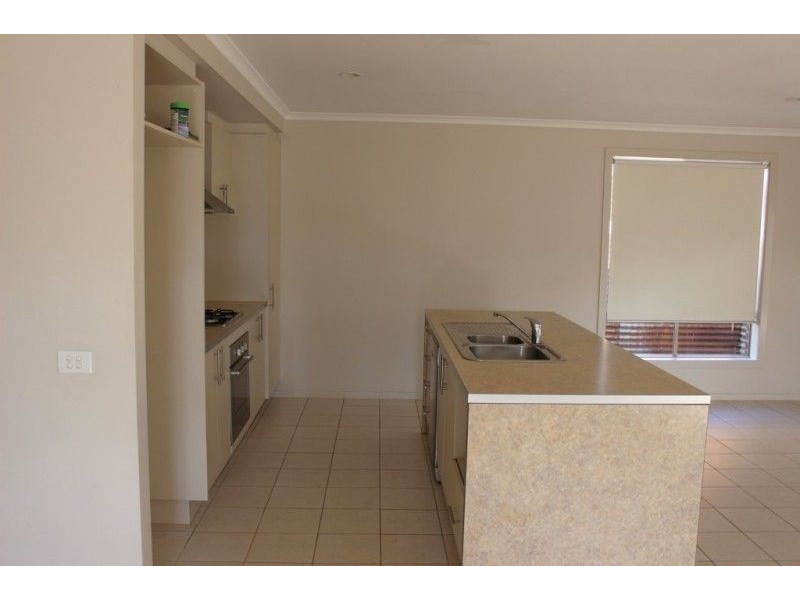 2 Bushwalk Grove, Epsom VIC 3551