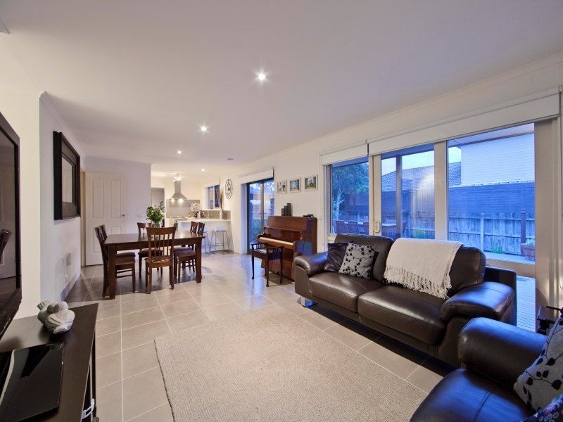 27 Morlyn Dr, Mount Martha VIC 3934