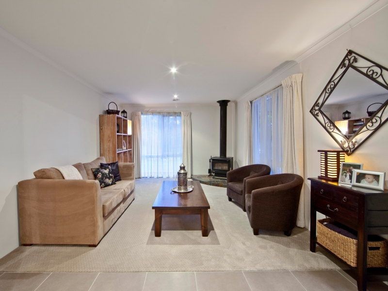 27 Morlyn Dr, Mount Martha VIC 3934