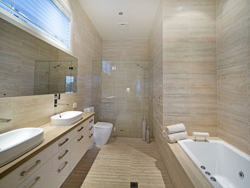 2001 The Boulevarde, Benowa QLD 4217