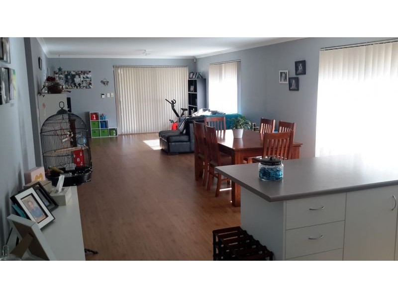 17 Terracina Parkway, Piara Waters WA 6112