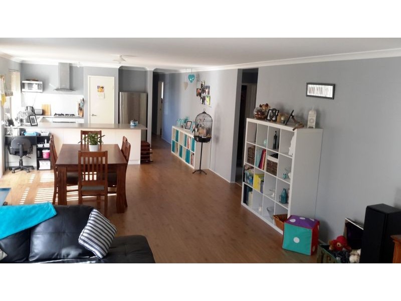 17 Terracina Parkway, Piara Waters WA 6112