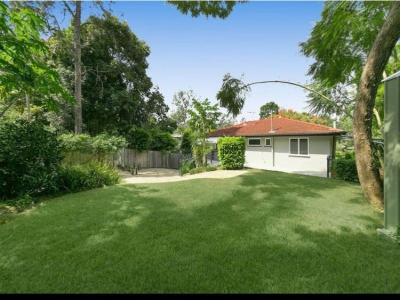 7 Cougar Street, Indooroopilly QLD 4068