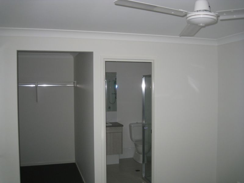 8 Joseba Place, Springfield Lakes QLD 4300