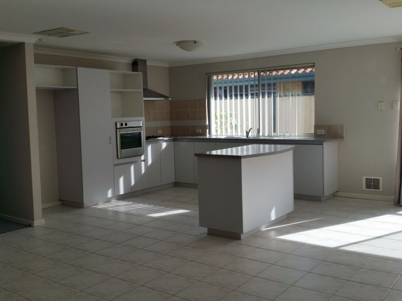 211 Wentworth Parade, Success WA 6164