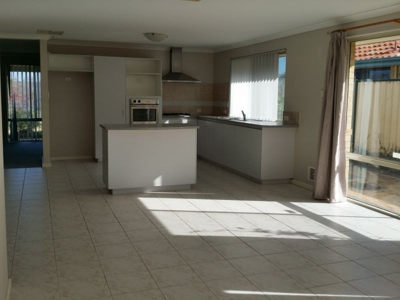 211 Wentworth Parade, Success WA 6164