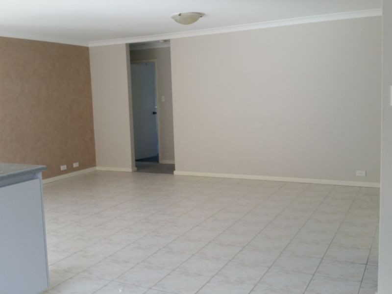 211 Wentworth Parade, Success WA 6164