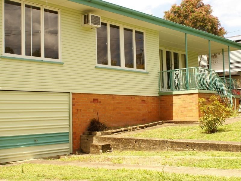 18 Gledson Street, North Booval QLD 4304