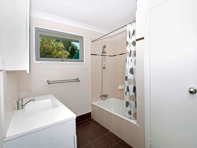 18 Gledson Street, North Booval QLD 4304