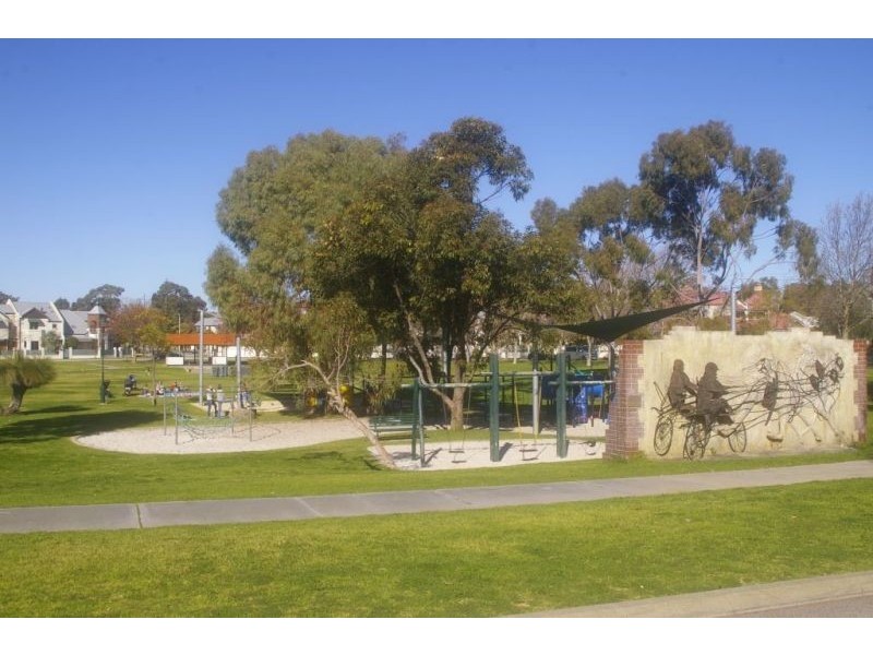 37 Richmond Circus, East Fremantle WA 6158