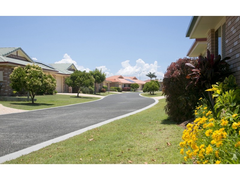 210 Bestmann Rd E, Sandstone Point QLD 4511
