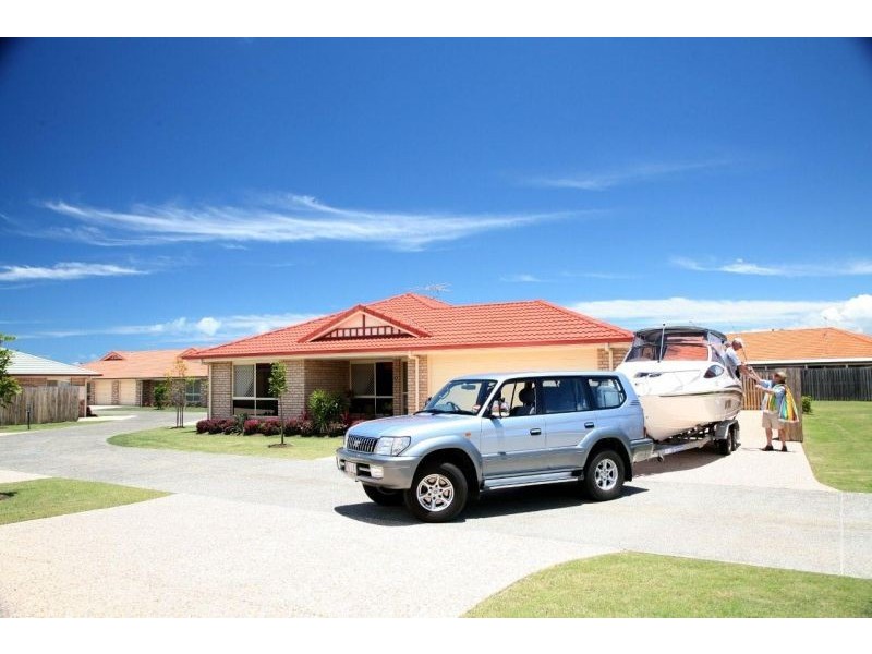 210 Bestmann Rd E, Sandstone Point QLD 4511