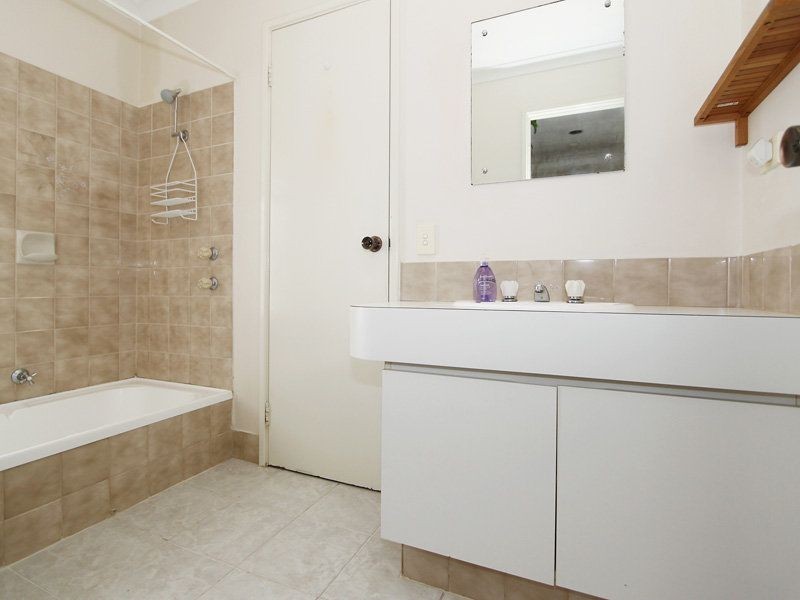 14 Osprey Circle, Ballajura WA 6066