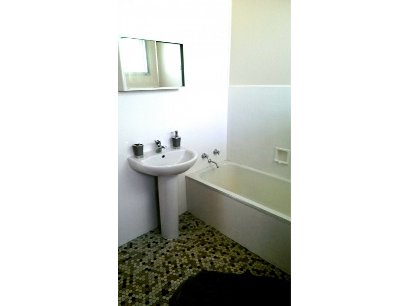 2 Woodville Street, Hendra QLD 4011