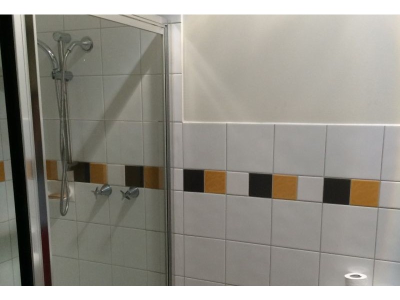 2b Tarana Ave, Glenroy VIC 3046