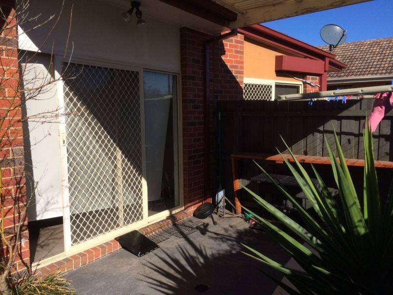 2b Tarana Ave, Glenroy VIC 3046