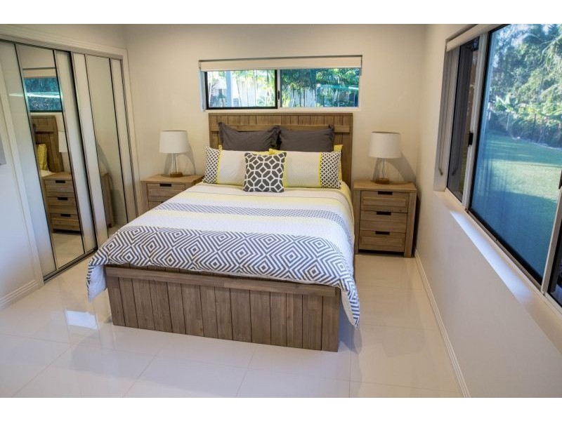 10 Jordan Close, Mooroobool QLD 4870