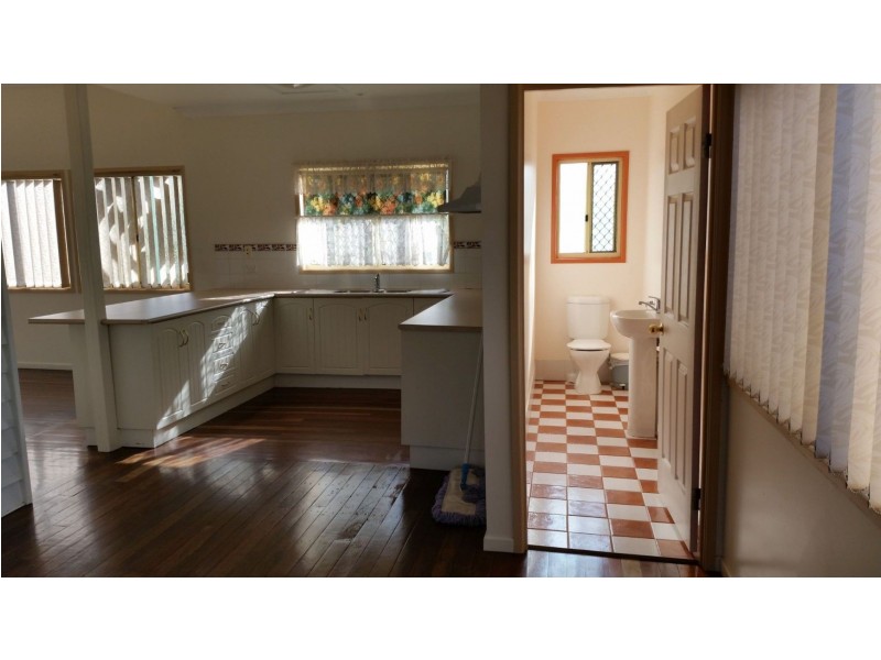 14 Charles Street, Springsure QLD 4722