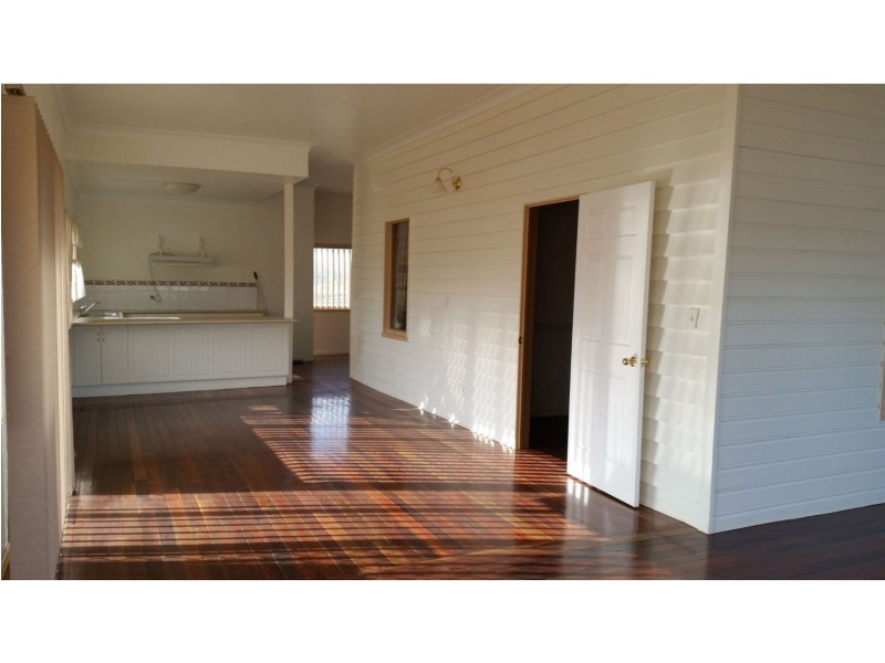 14 Charles Street, Springsure QLD 4722